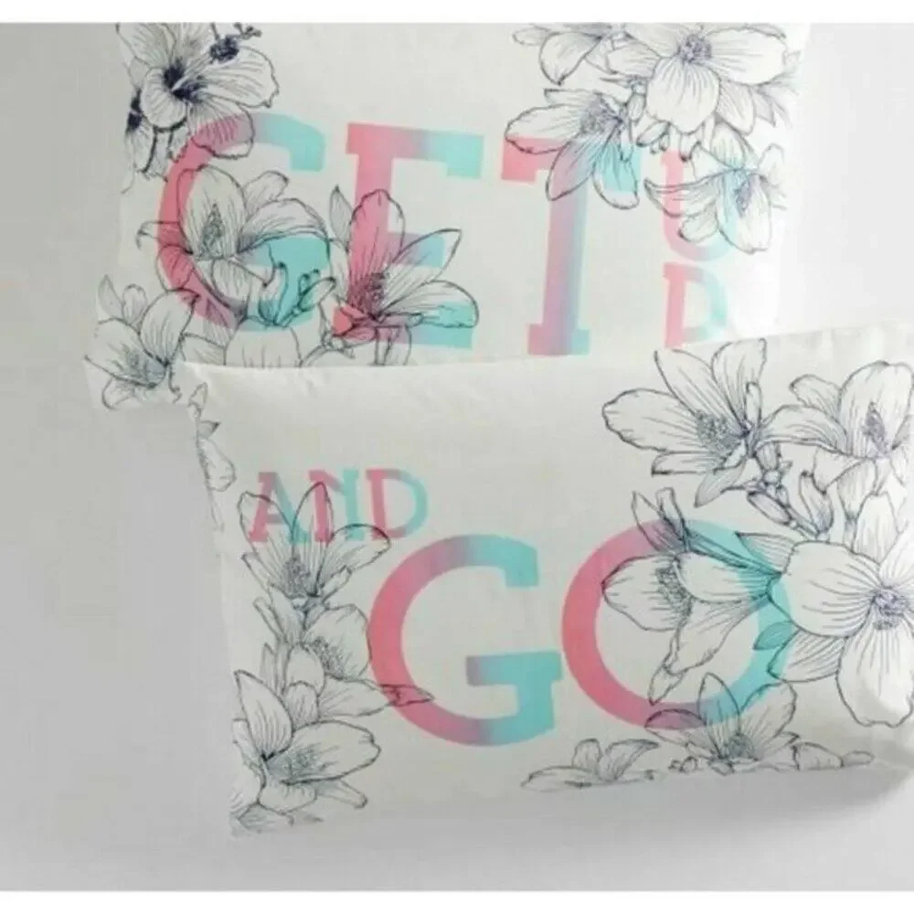 Set of 2 Pottery Barn Get Up & Go Standard Pillowcases Pillow Covers Floral NWT